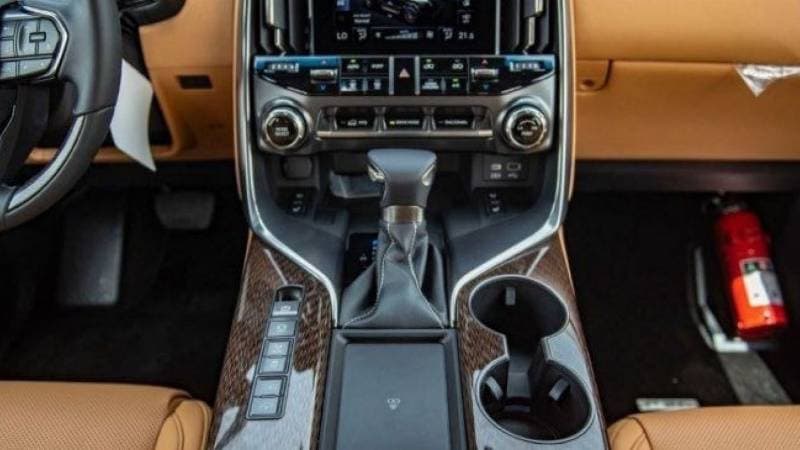 2025 Lexus LX600 SIGNATURE thumbnail 6