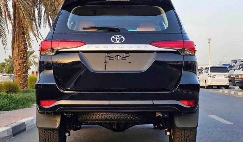 2025 Toyota Fortuner EXR thumbnail 4