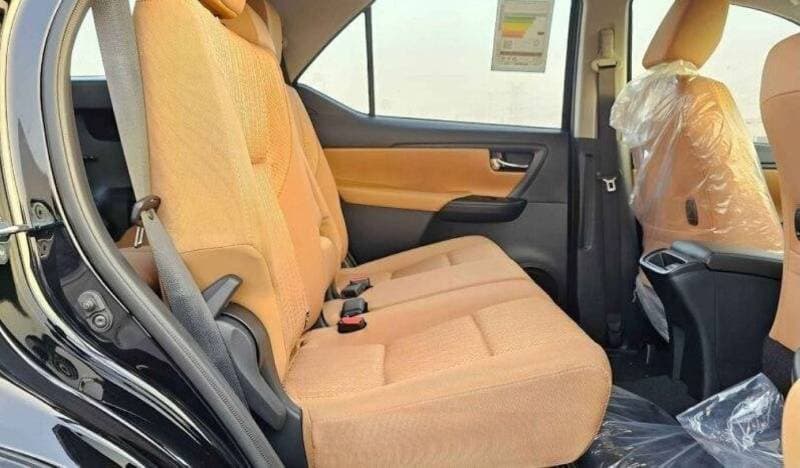 2025 Toyota Fortuner EXR thumbnail 7