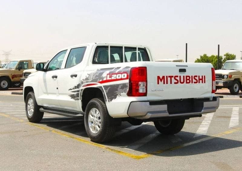 2025 Mitsubishi L200 GLS thumbnail 6