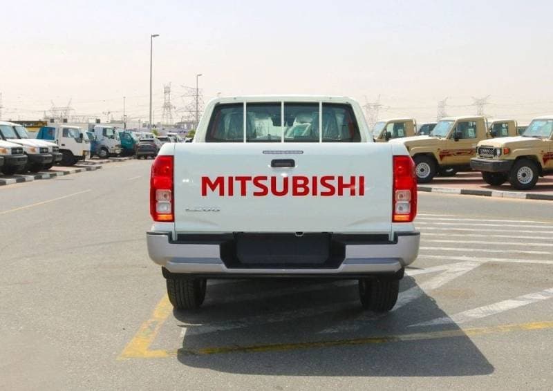 2025 Mitsubishi L200 GLS thumbnail 8