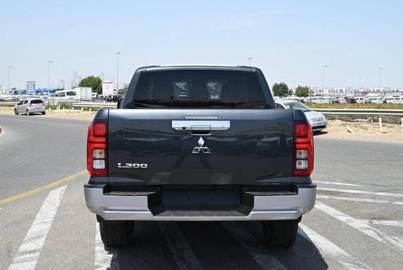 2025 Mitsubishi L200 GLS thumbnail 4