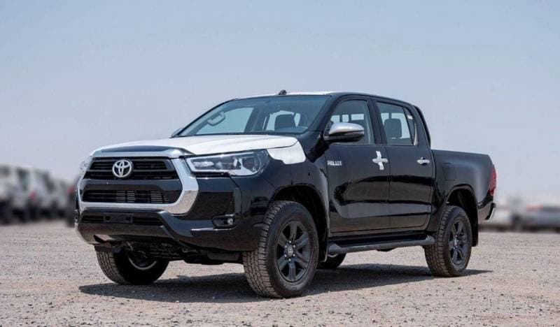 2025 Toyota Hilux SGLX thumbnail 2