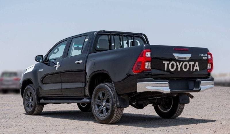 2025 Toyota Hilux SGLX thumbnail 5