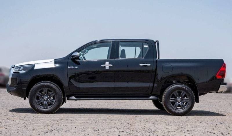 2025 Toyota Hilux SGLX thumbnail 6