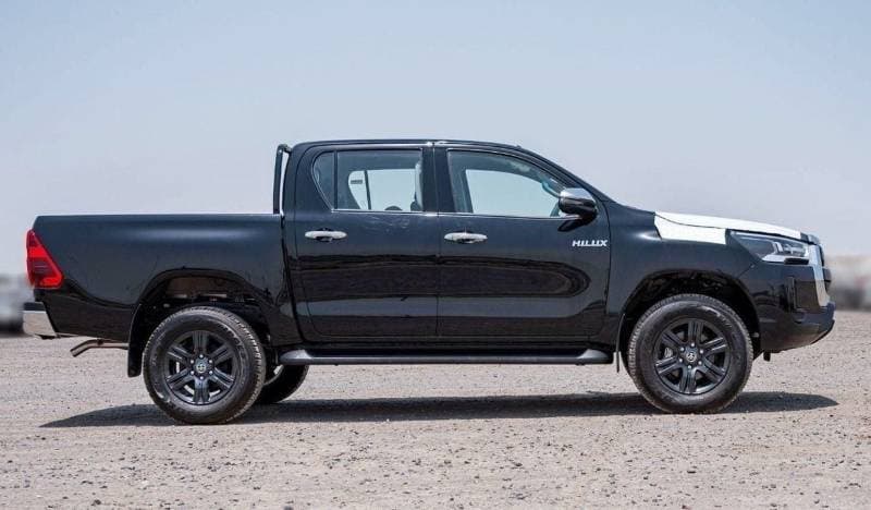2025 Toyota Hilux SGLX thumbnail 8