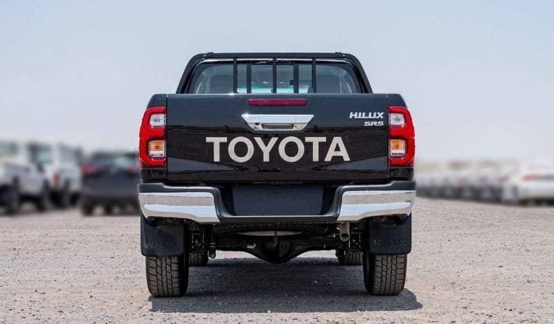 2025 Toyota Hilux SGLX thumbnail 7
