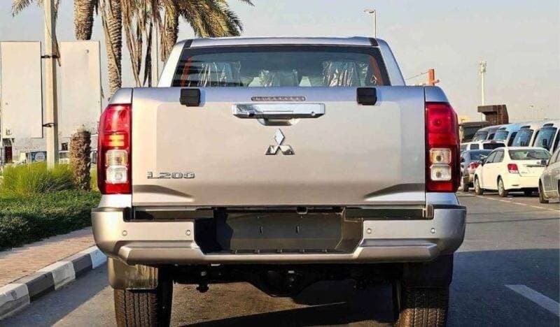2025 Mitsubishi L200 GLS thumbnail 4