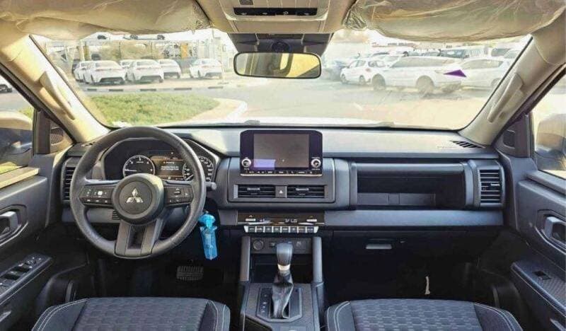 2025 Mitsubishi L200 GLS thumbnail 5