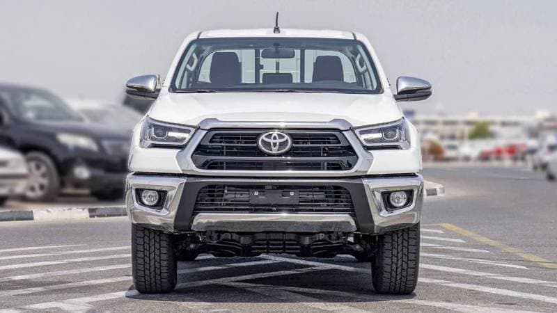 2025 Toyota Hilux SGLX thumbnail 4