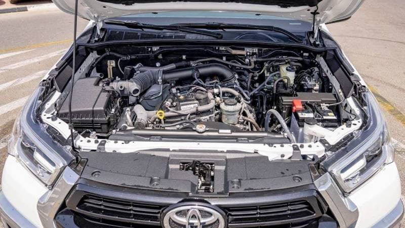 2025 Toyota Hilux SGLX thumbnail 8