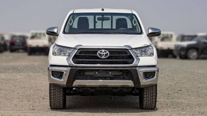 2025 Toyota Hilux GLX thumbnail 3