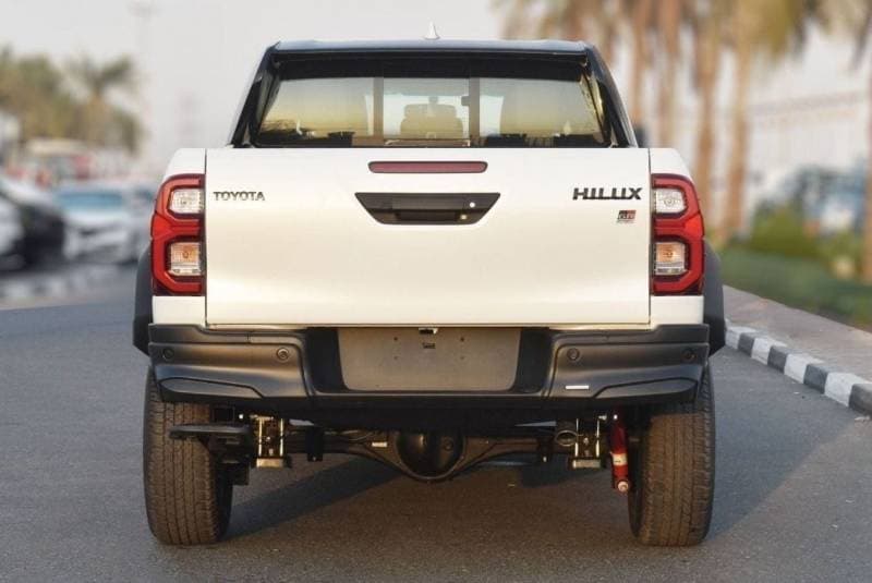 2024 Toyota Hilux GR SPORT thumbnail 4