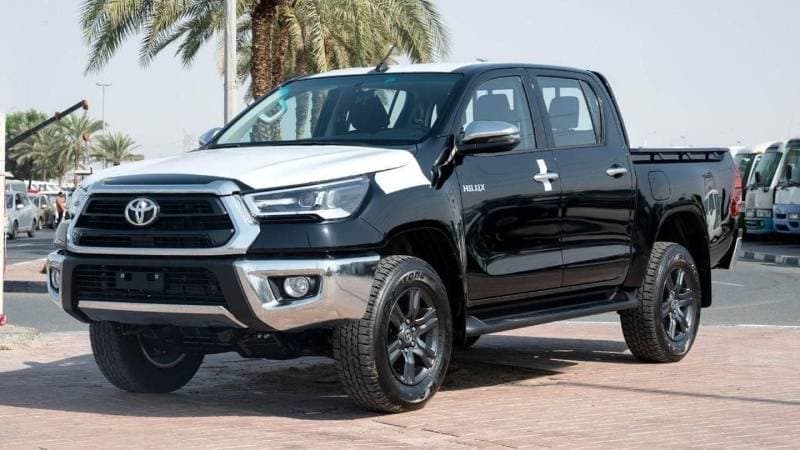 2025 Toyota Hilux SGLX thumbnail 3