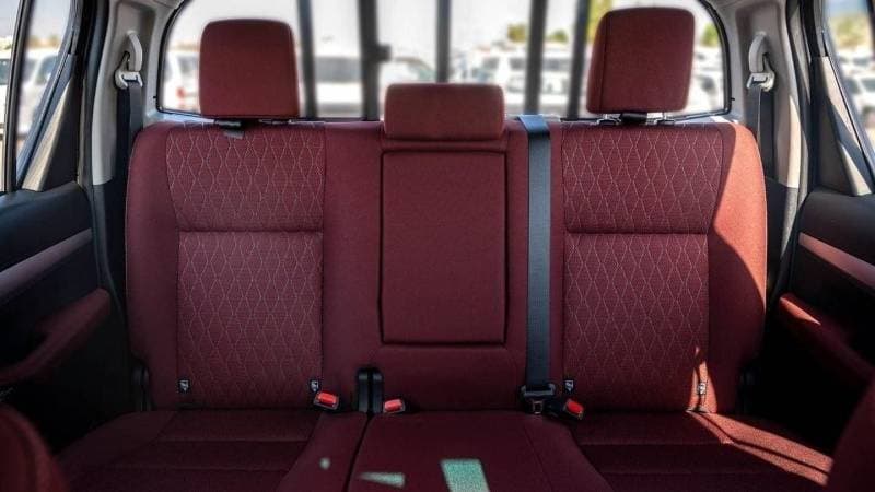 2025 Toyota Hilux SGLX thumbnail 7