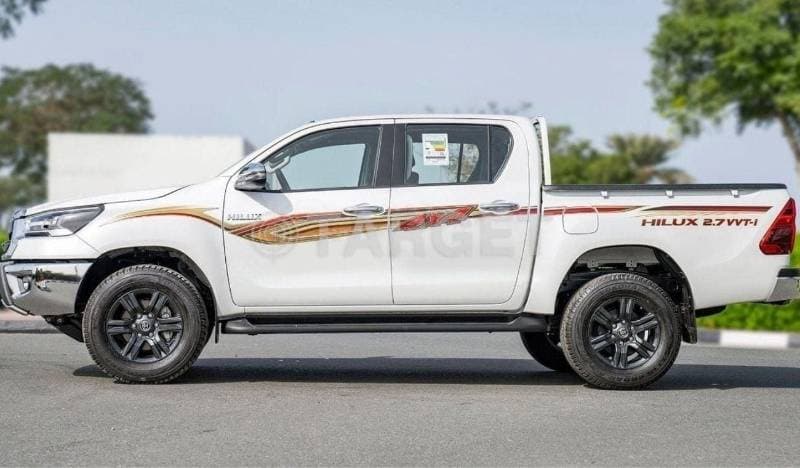 2025 Toyota Hilux SGLX thumbnail 4
