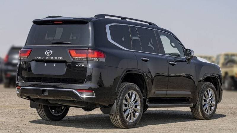 2025 Toyota Land Cruiser VXR thumbnail 7