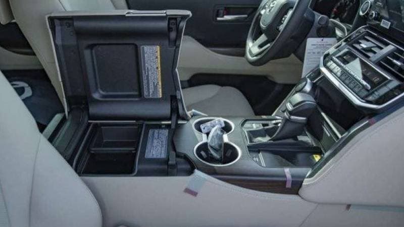 2025 Toyota Land Cruiser GXR thumbnail 7
