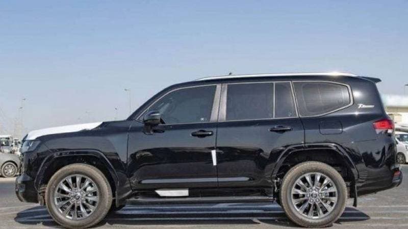 2025 Toyota Land Cruiser GXR thumbnail 6