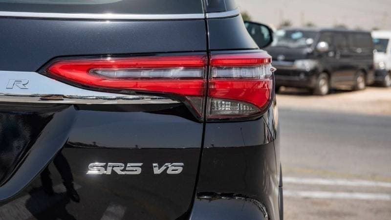 2025 Toyota Fortuner VXR thumbnail 7