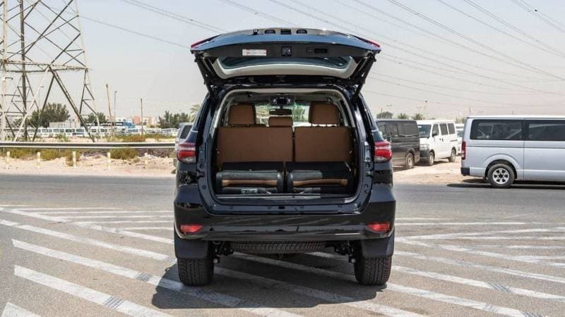 2025 Toyota Fortuner VXR thumbnail 5