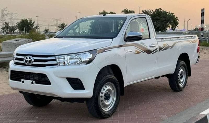 2024 Toyota Hilux GLX thumbnail 2