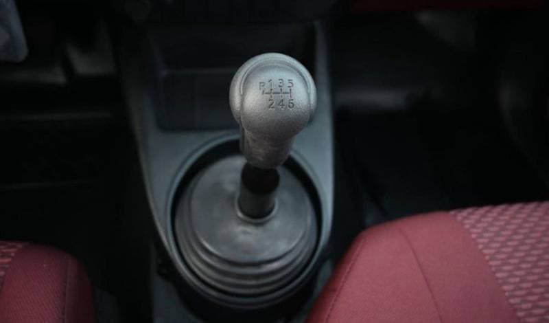 2024 Toyota Hilux GLX thumbnail 7