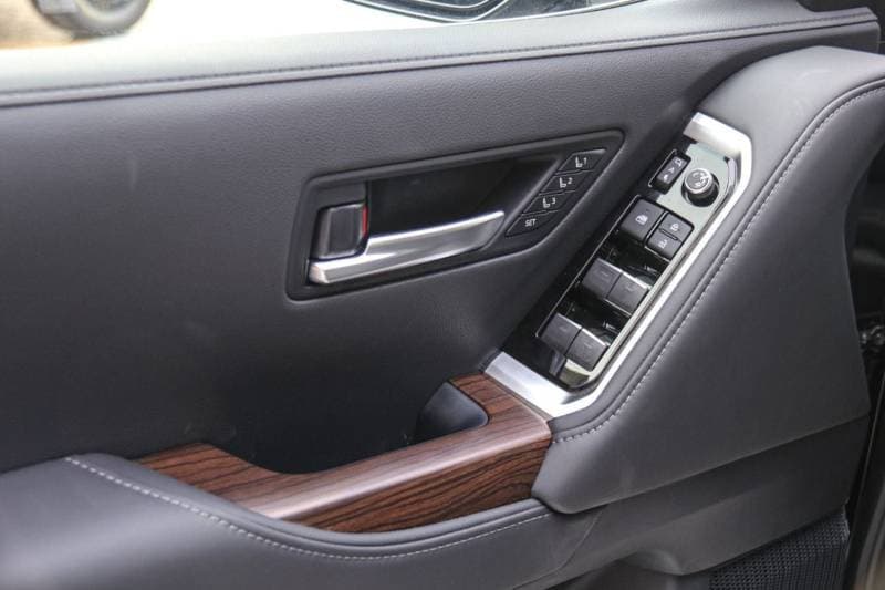 2026 Toyota Land Cruiser VX thumbnail 5