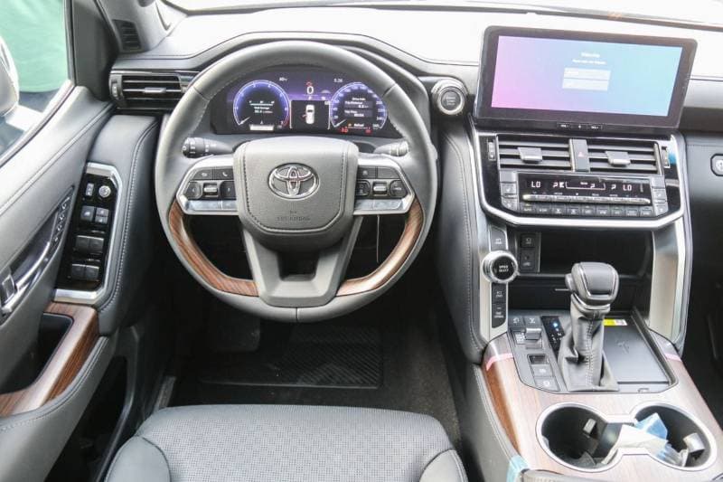 2026 Toyota Land Cruiser VX thumbnail 8