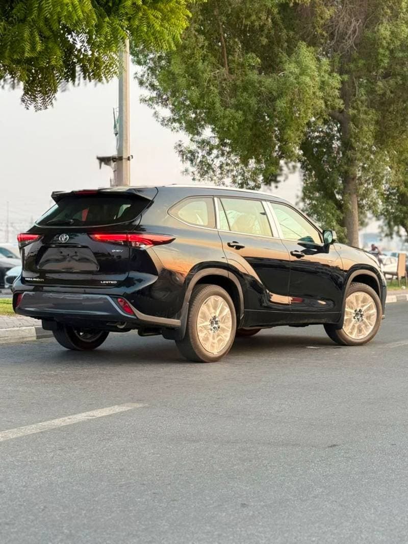2026 Toyota Highlander LTD HEV thumbnail 3