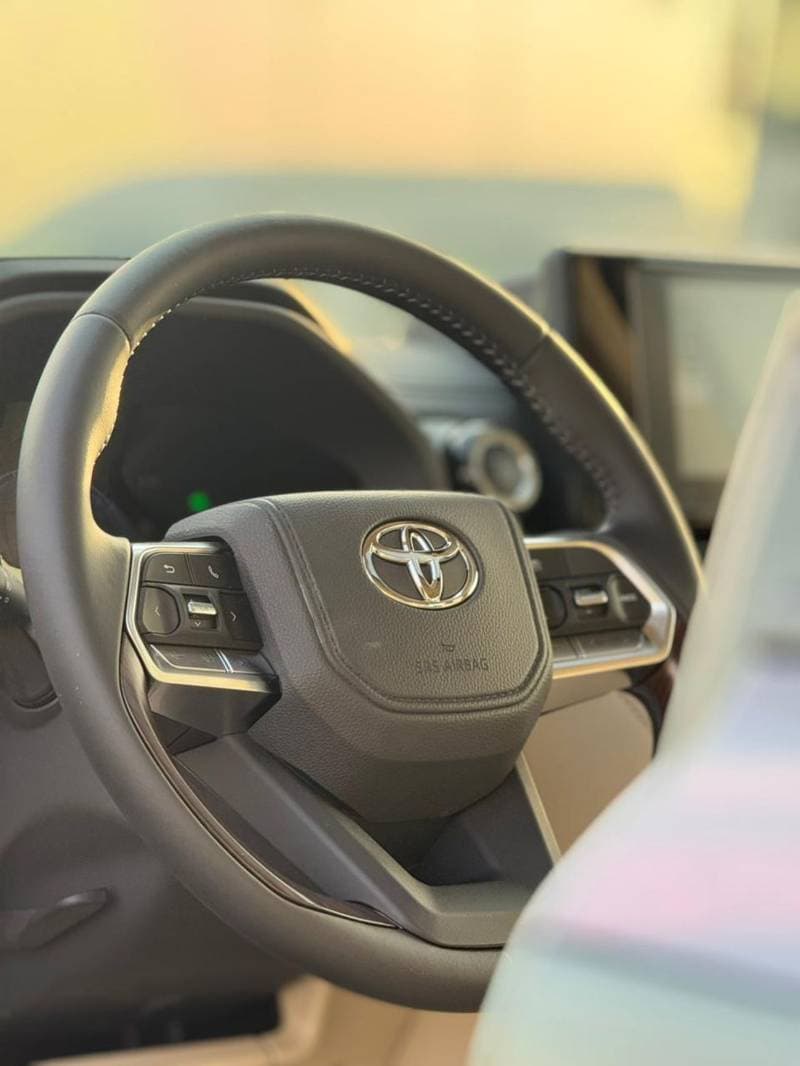 2026 Toyota Land Cruiser GXR thumbnail 4