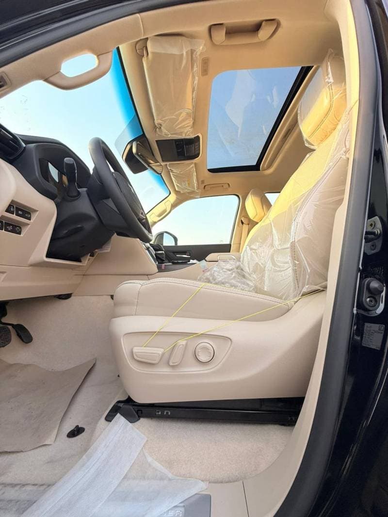 2026 Toyota Land Cruiser GXR thumbnail 3