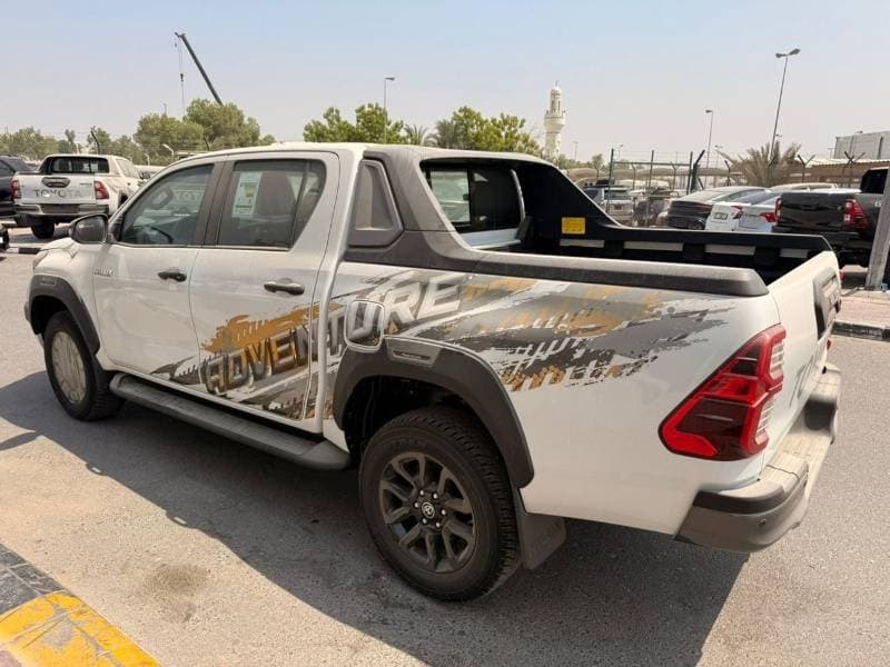 2026 Toyota Hilux ADVENTURE thumbnail 4