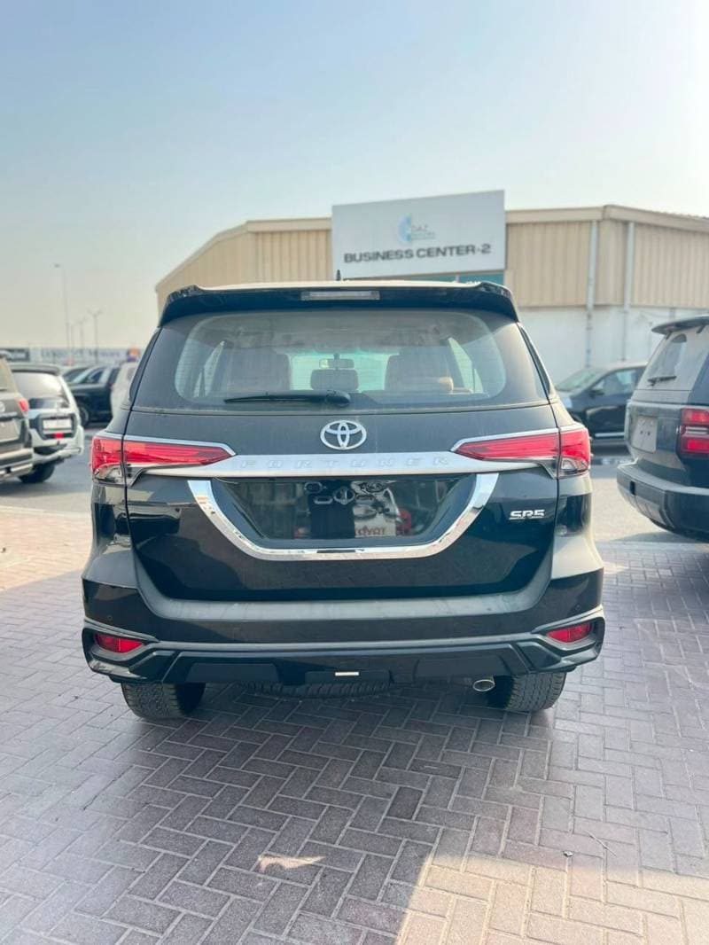 2026 Toyota Fortuner SR5 thumbnail 6
