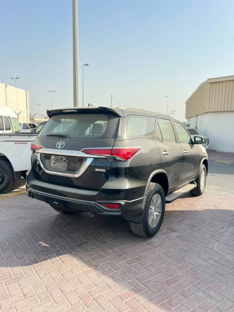 2026 Toyota Fortuner SR5 thumbnail 7