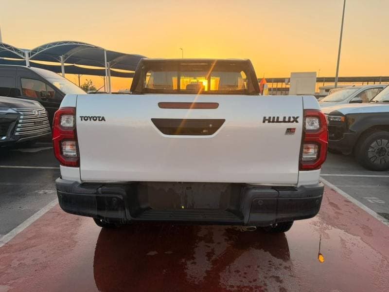 2026 Toyota Hilux GR SPORT 4.0L 6 CYL AUTOMATIC PETROL thumbnail 5