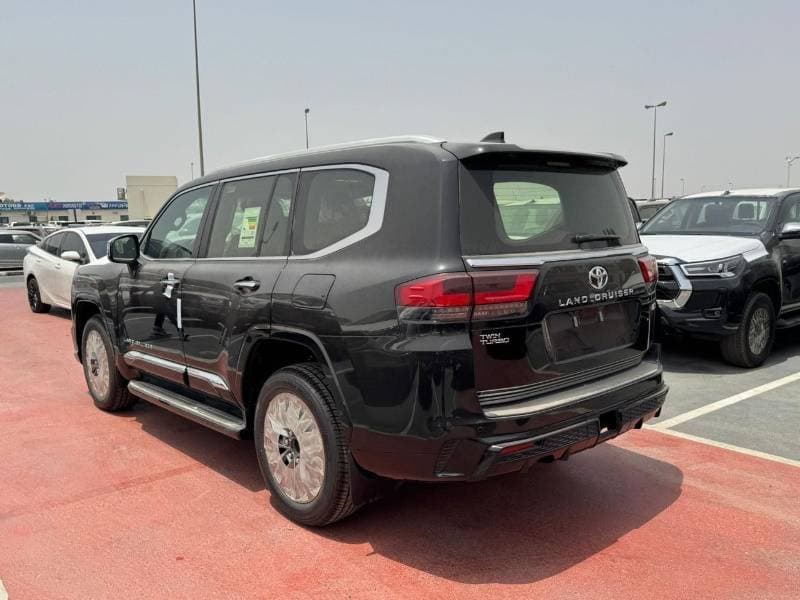 2026 Toyota Land Cruiser VXR thumbnail 4