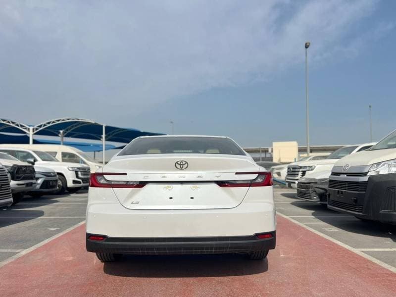 2026 Toyota Camry GLE thumbnail 3