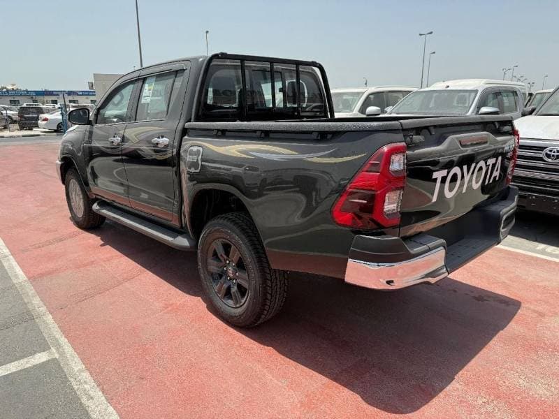 2026 Toyota Hilux GLX thumbnail 6