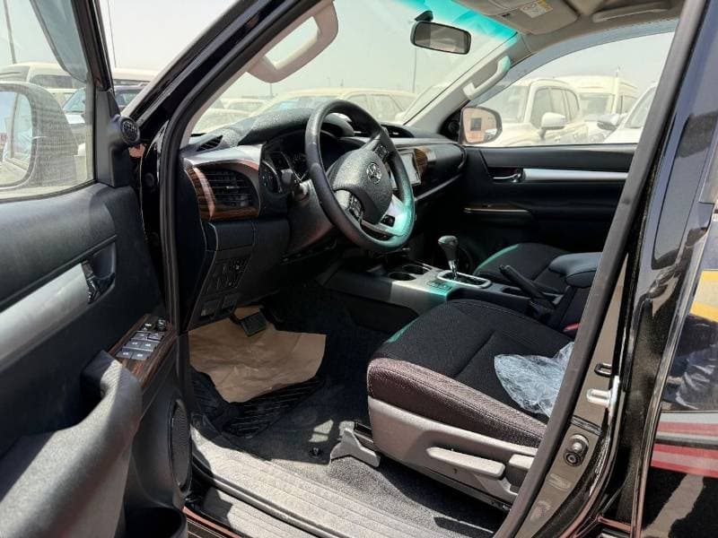 2026 Toyota Hilux GLX thumbnail 7