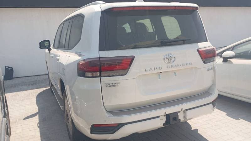 2026 Toyota Land Cruiser GXR thumbnail 4