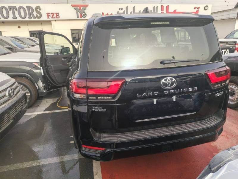 2026 Toyota Land Cruiser GXR thumbnail 3