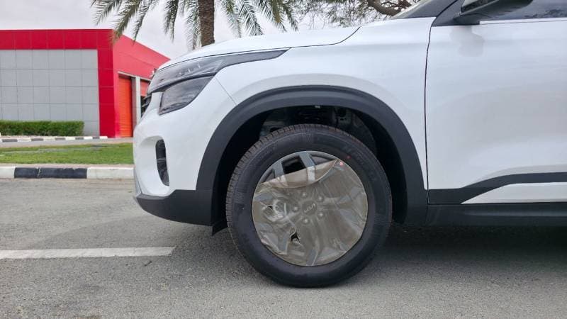 2025 Kia Seltos EX thumbnail 8