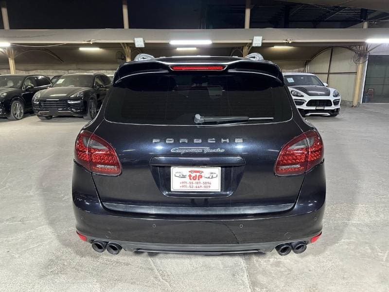 2011 Porsche Cayenne TURBO thumbnail 5