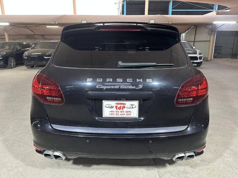 2014 Porsche Cayenne TURBO S thumbnail 5