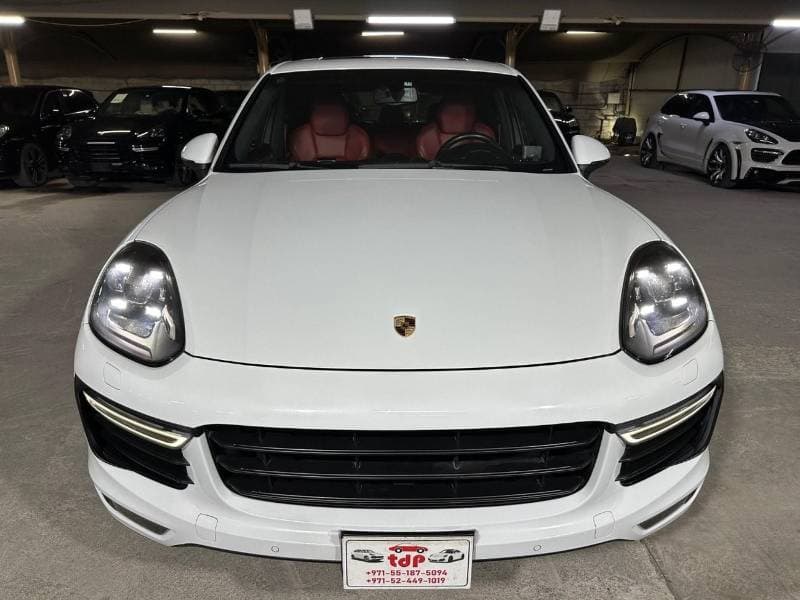 2016 Porsche Cayenne TURBO thumbnail 8