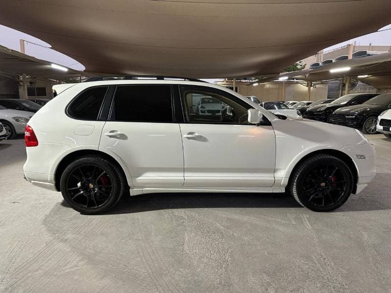 2008 Porsche Cayenne GTS thumbnail 6