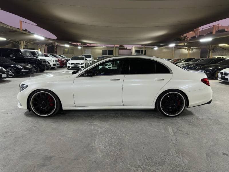 2017 Mercedes Benz E400 thumbnail 3