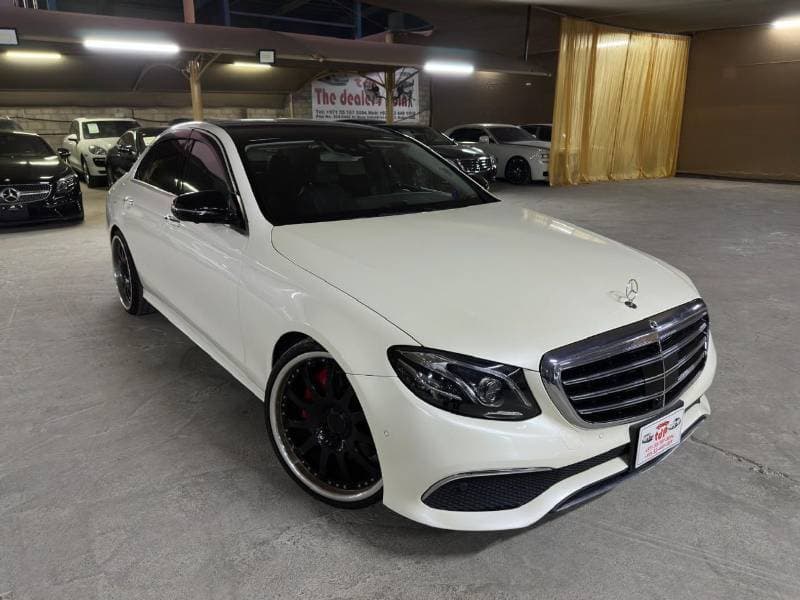 2017 Mercedes Benz E400 thumbnail 7