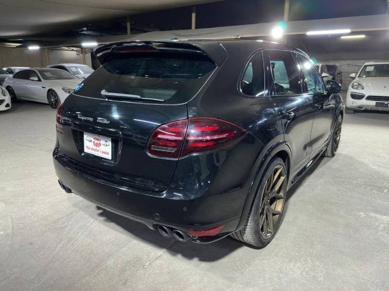 2012 Porsche Cayenne TURBO thumbnail 2